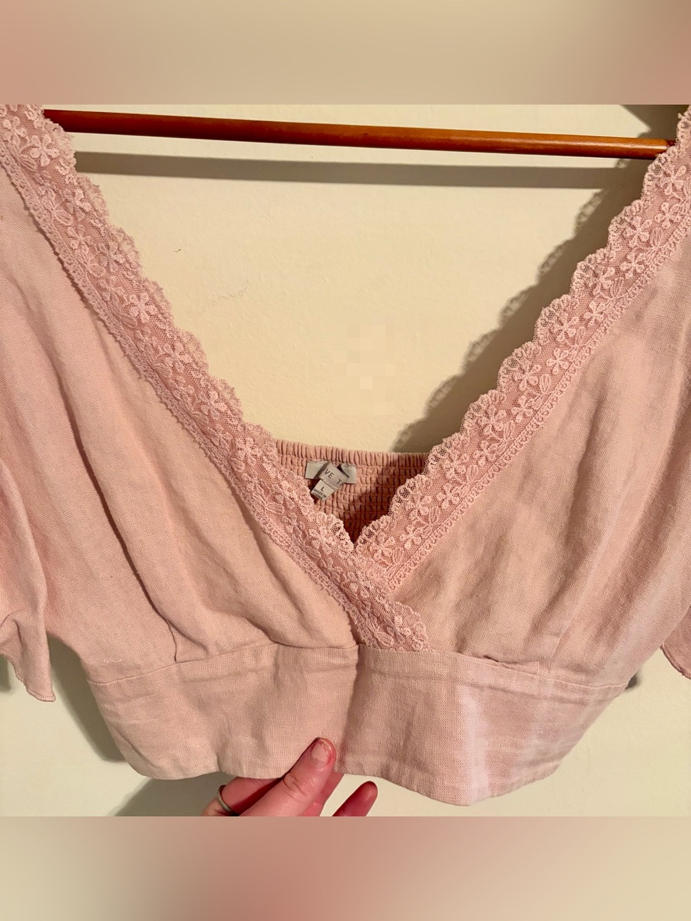 Womens Sz Large Love Tree Dusty Pink Lace V-Neck Cap Sleeve Smocked Cropped Top - Picture 4 of 11
